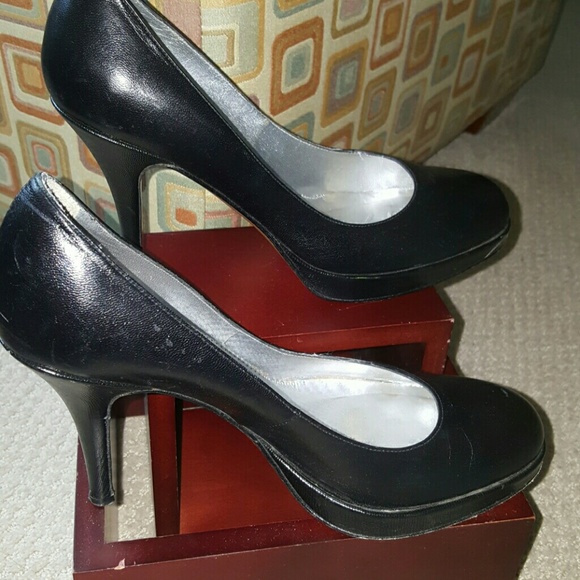BLACK PUMP - Picture 2 of 5